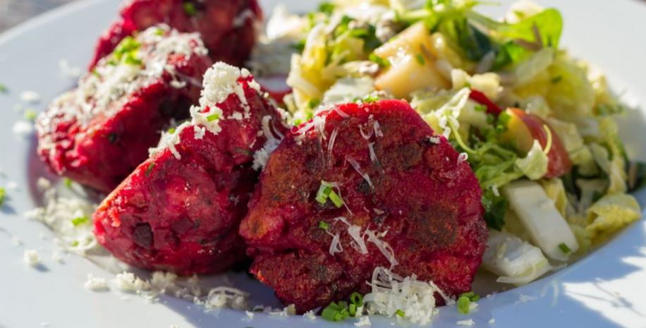 Knedlíky z čevené řepy